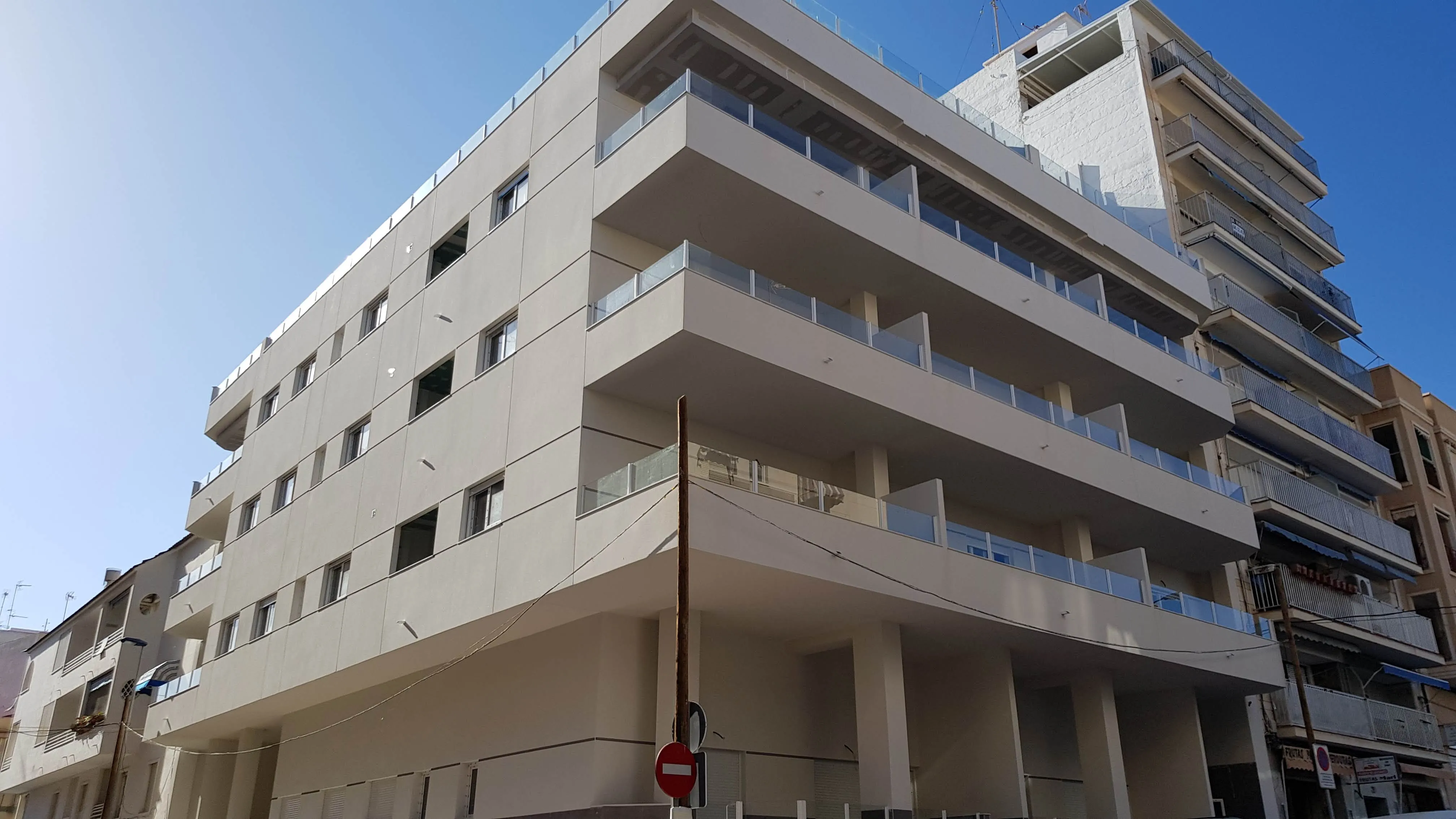 Imagen de EDIFICIO SANTAPOLA
